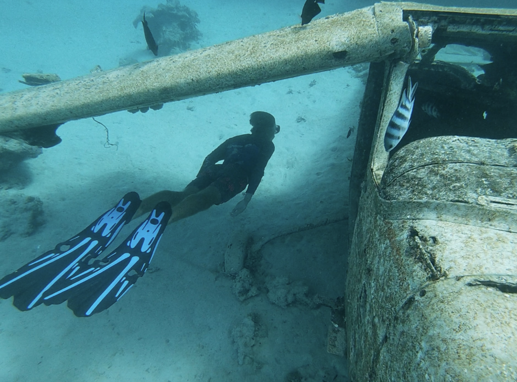 Freediving a plane wreck in Tahiti